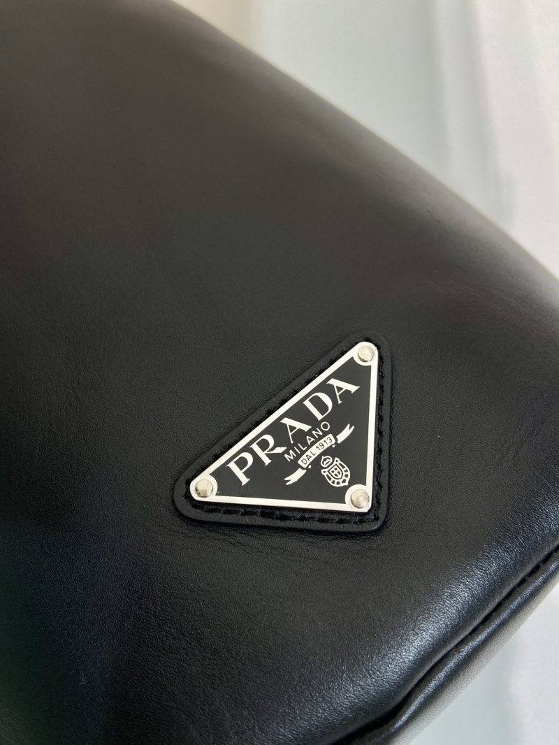 Pra*a waist chest packs